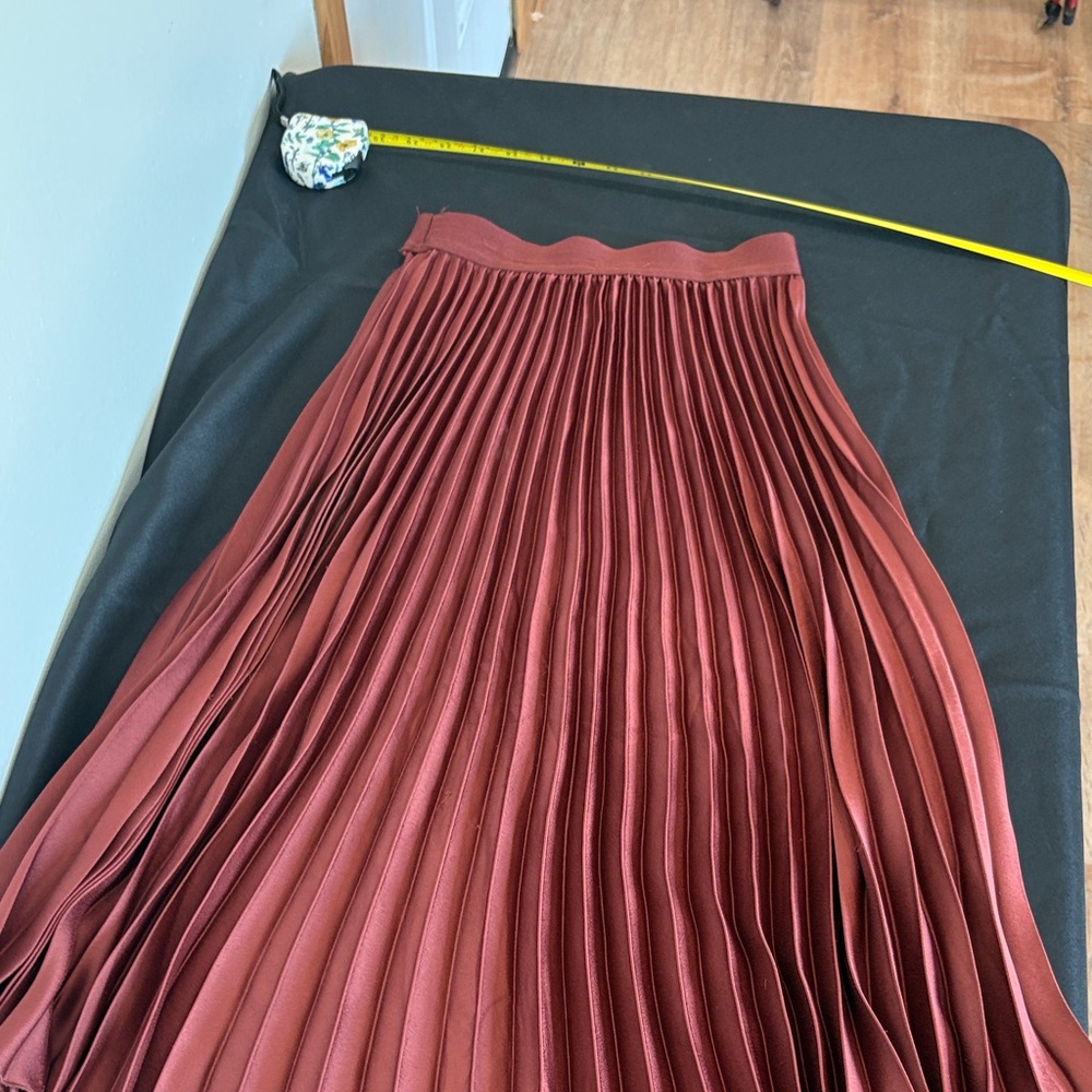 H&M Deep Red A-Line Pleated Skirt